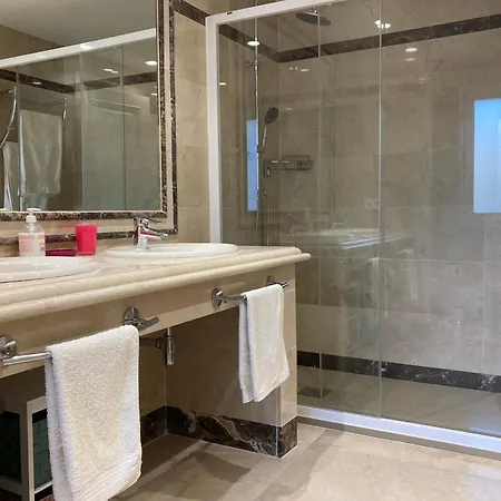 Duplex-penthouse With Stunning Panoramic View דירה *
