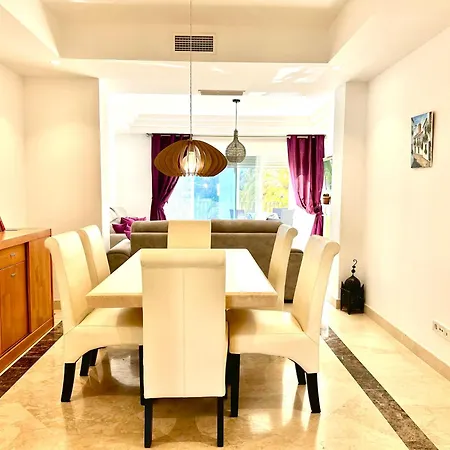 דירה Duplex-penthouse With Stunning Panoramic View מארבלה