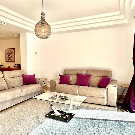 דירה Duplex-penthouse With Stunning Panoramic View מארבלה